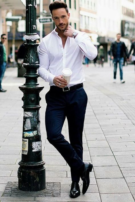 Outfit elegante para hombres Nice Casual Outfits For Men, Stil Masculin, Men's Business Outfits, White Jeans Men, Best Casual Outfits, Vintage Hipster, Hipster Man, Mens Fashion Smart, Mens Fashion Blog