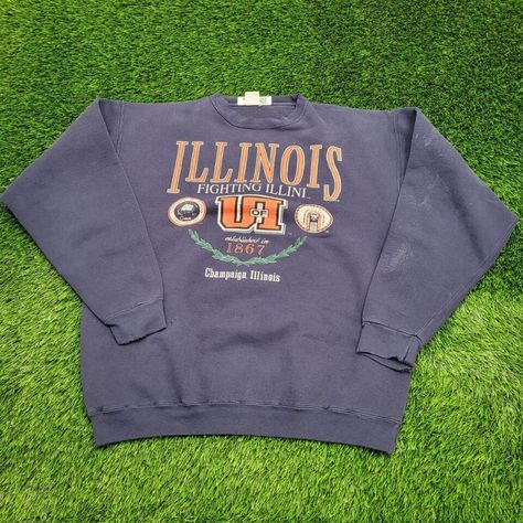 Vintage Illinois University apparel for sale! Represent your team in style with these nostalgic pieces 🏈🔶 Perfect for any season and a must-have for any Fighting Illini fan. #VintageFashion #Illinois #CollegeSpirit 🧡 Vintage College Sweatshirts, College Wear, College Gear, Navy Blue Sweatshirt, College Apparel, Vintage College, Vintage Sportswear, Sportswear Fashion, University Sweatshirts