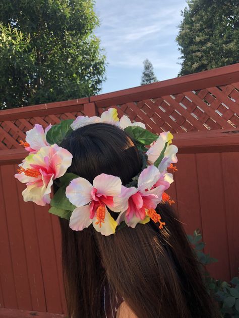 Hawaiian Flower Crown, Hawaii Themed Party, Moana Theme, Tropical Birthday Party, Luau Birthday Party, Hawaiian Birthday, Fiesta Tropical, Pool Party Decorations, Hawaii Party