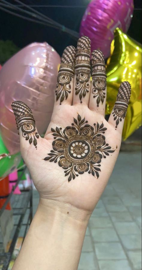 Mehendi Circle, Mehadi Degine Simple Easy, Mehdi Degine Simple Easy Front Hand, Mehdi Degine Simple, Mehdi Degine, Right Hand Mehndi Design, Easy Mehendi, Beautiful Simple Mehndi Design, Mehandhi Designs