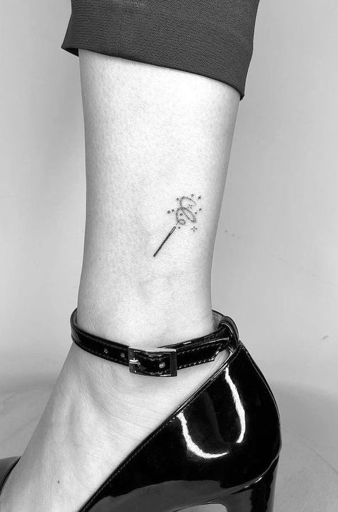 38 Small Meaningful Tattoos That Are Permanent Reminders Survivor Tattoo Ideas, Tattoo Ideas Upper Arm, Tattoos Edgy, Survivor Tattoos, Camping Tattoo, Nape Tattoo, Survivor Tattoo, Wand Tattoo, Wand Magic