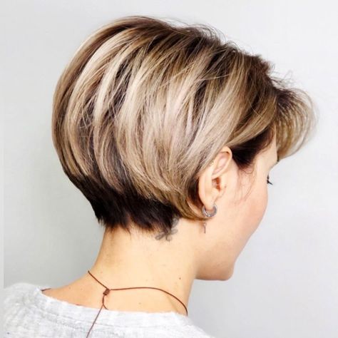 Short Wedge Hairstyles, Short Wedge Haircut, Short Layered Bob Haircuts, Wedge Haircut, Bob Pixie, Wedge Hairstyles, Amazing Hairstyles, Bob Haircut For Fine Hair, Pixie Hair