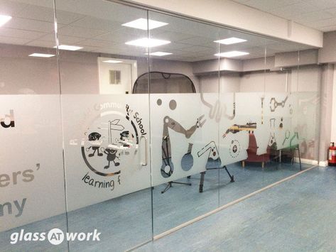 Film Manifestation Glass Sticker Design, Glass Film Design, Glass Wall Office, Glass Wall Design, Glass Office Partitions, Office Wall Design, Dental Office Design Interiors, Hospital Interior, Glass Office