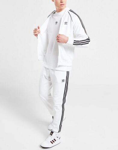 Adidas Men Clothing, Sst Tracksuit, Champion Tracksuit, Ensemble Adidas, Adidas Aesthetic, Adidas Outfit Men, Aesthetic Sport, Track Pants Outfit, Outfit Sport