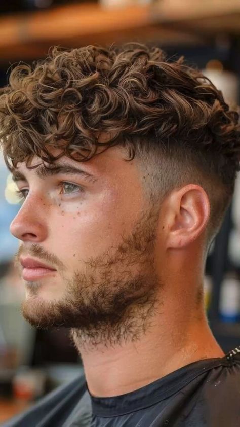 Medium Fade Haircut Curly Hair, Men Curly Short Haircut, Curly Crop Haircut Men, Curly Top Haircut Men, How To Style Guys Curly Hair, Men Curly Short Hair, Skin Fade Curly Hair Men, Haïr Style For Curly Hair Men, Mens Hairstyles For Curly Hair