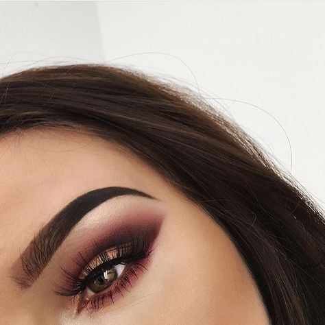 My feed is kinda fire, so you should follow Business Promotions… Burgundy Makeup Look, Burgundy Makeup, Natural Eye Makeup Tutorial, Trendy Eyeshadow, Fixing Spray, Makeup Tutorial Step By Step, Glasses Makeup, Beauty Make-up, Simple Eye Makeup