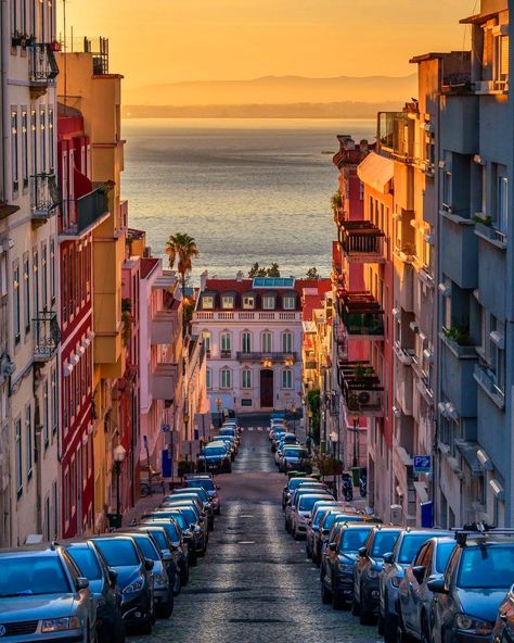 💕💕Lovely💕💕 on Twitter: "Beautiful World 🌎 ❤… " Lisbon Travel, Visit Portugal, Lisbon Portugal, City Travel, Places Around The World, Travel Bucket, Vacation Trips, Beautiful Destinations, Beautiful Views