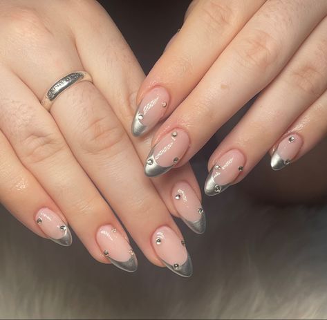 Beyoncé Chrome Nails, Chrome Tips With Gems, French Nail Silver, Gel X With Gems, Silver Chrome French Tip Nails With Rhinestones, Chrome Nails Diamonds, Beyoncé Inspired Nails, Chrome French Tip Nails With Rhinestones, Silver Crome Nails French Tip