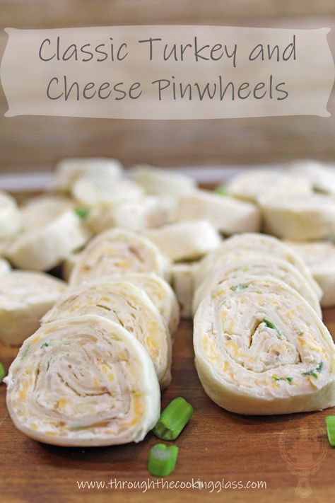 Pinwheels With Lunch Meat, Easy Lunch Pinwheels, Keto Turkey Pinwheels, Turkey And Cheese Wraps Roll Ups, Turkey Pinwheels For Kids, Tortilla Wrap Recipes Cream Cheese, Cream Cheese Deli Meat Roll Ups, Quick And Easy Pinwheels, Easy Pinwheels Cream Cheese