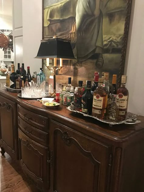 Bar Furniture For Sale, Bandeja Bar, Gold Bar Cart, Home Bar Sets, Bar Tray, Bar Cart Styling, Whiskey Bar, Bar Cart Decor, Bar Party