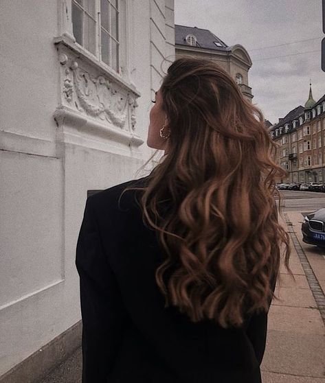 WildWoman☀️ on Twitter: "Simple is good.… " Brunette Hair, Wavy Hair, Hair Inspo Color, Dream Hair, Aesthetic Hair, Gorgeous Hair, Pretty Hairstyles, العناية بالبشرة, Hair Goals