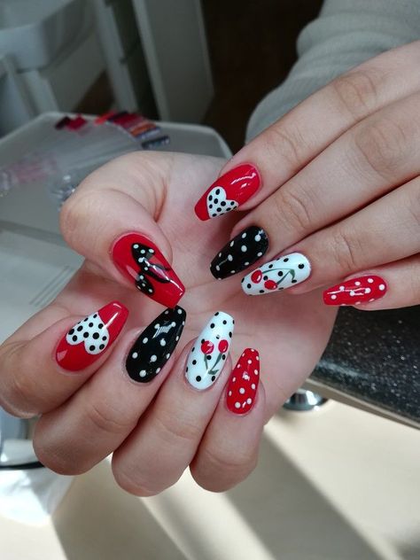 Retro Nails 50s, Retro Nail Art Design, 50s Nail Art, Grease Inspired Nails, Rockabilly Nail Art, 50s Nails 1950s, 50s Style Nails, 50s Inspired Nails, 1950 Nails Design