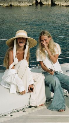 #BEAUTY ,#REALATIONSHIPS #Fashion #Outfits #Summer Outfits #Animals French Chic Outfits Classy, White Outfit Inspiration, Sylvie Facon, Hanna Schonberg, Dresses Straight, Telling A Story, Outfits For Mexico, Mode Crochet, Summer White