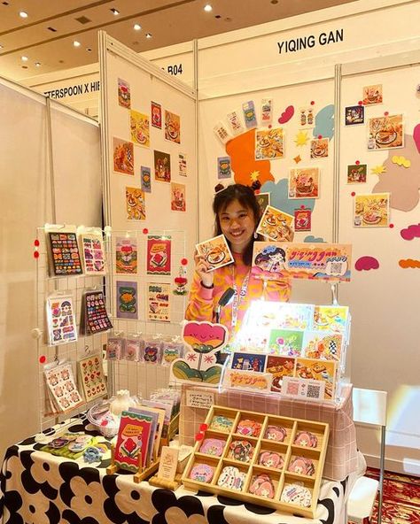 Anime Colouring, Artist Booth, Art Festival Booth, Art Booth, Booth Setup, Festival Booth, Booth Inspiration, Craft Booth Display, Market Booth