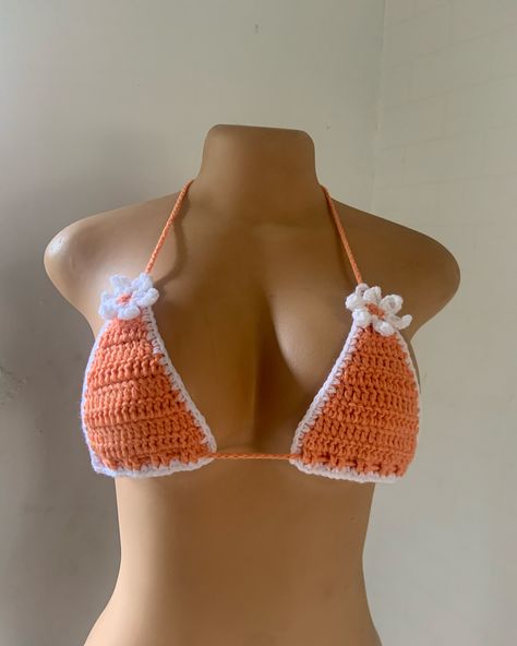 🧡🤍Just finished this stunning crochet cottage core bikini in a size small, and I can’t stop admiring how it turned out! 😍 🧡🤍Made with love for a friend, @queentimmyy and I really hope she loves it as much as I do. 😍 🧡🤍This can be made in any color and size of your choice! If you want one, feel free to send me a DM. 💕 #crochet #crochetbikini #crochetaddict #crochetlove #bikini #cottage #cottagecore #HandmadeWithLove #CrochetBikini Crochet Bras, Crochet Cottage Core, Crochet Bra Pattern, Crochet Cottage, Minimalist Girl, Crochet Swimsuit, Diy Fashion Scarf, Bikinis Crochet, Crochet Swim