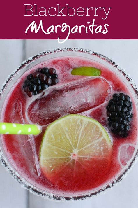 Blackberry Margaritas - delicious and easy recipe for homemade margaritas using fresh blackberries! No margarita mixes here! Berry Margarita, Blackberry Margarita Recipe, Lime Margarita Recipe, Blackberry Margarita, Homemade Margaritas, Fruity Cocktail, Fantastic Recipes, Lime Margarita, Boozy Desserts