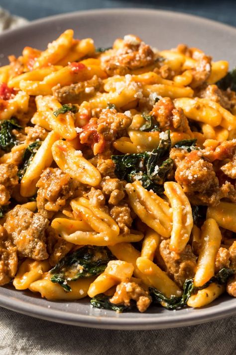 These cavatelli recipes are as good as it gets! From baked to tomato ricotta to zucchini and lemon, cavatelli is a guaranteed winner. Cavatelli Pasta Recipe, Cavatelli And Broccoli, Cavatelli Recipe, Broccoli Sausage, Cavatelli Pasta, Sausage Pasta Recipes, Best Sausage, Easy Pasta Dinner, Winter Cooking