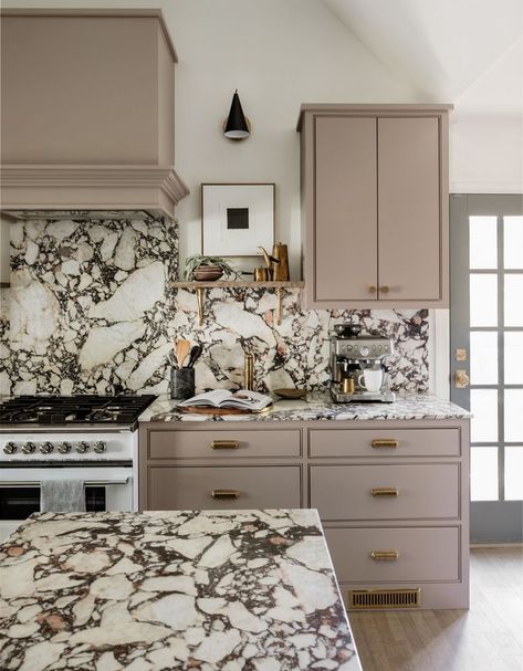 Viola Marble Kitchen, Viola Kitchen, Calacatta Viola Marble, Marble Kitchen Island, Viola Marble, Countertop Slabs, Calacatta Viola, Marble Interior, European Kitchens