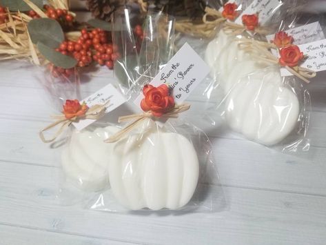 "These white little pumpkin party favors are perfect to celebrate the little pumpkin and mom to be at your fall baby shower or decorations any fall party that double as a takeaway for your guests. The high quality handmade soap is a perfect gift. These are NOT mini soaps. See measurements below. Choose your flower color, making these good for a girl, boy or gender neutral baby shower or gender reveal. (also available in any other color soaps or flowers, just choose custom when ordering in the co Fall Bridal Shower Favors, Fall Favor, Pumpkin Favors, Scrapbook Party, Pumpkin Soap, Pumpkin Wedding, Fall Bridal Shower, Pumpkin Party, Soap Favors