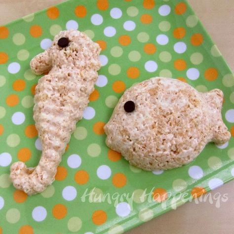 Rice Krispie Treat Sea Animals - Fun Summer Treats for Kids Beach Party Food, Beach Treats, Sea Life Creatures, Pool Party Food, Beach Baby Showers, Pool Beach Party, Cereal Treats, Kitchen Fun, Super Party