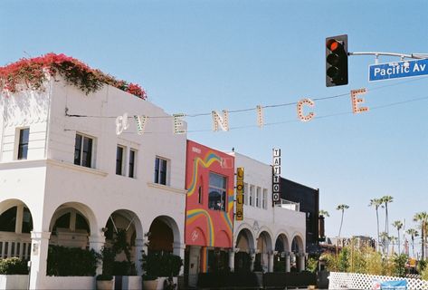 Places to see in California, southern california, best beaches in california, film photography, minolta, kodak gold, best beaches near los angeles, shopping in venice beach Los Angeles Film Photography, Beaches In California, Venice Shopping, Disneyland Ca, Venice Beach California, Sunkissed Skin, Kodak Gold, Los Angeles Shopping, Hollywood Boulevard