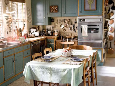 The kitchen from Julie and Julia, wonderful French country kitchen. Julia Child Kitchen, Nora Ephron, Blue Kitchen Cabinets, Farmhouse Kitchen Design, Julia Child, Blue Kitchens, Kids Kitchen, Eat In Kitchen, Kitchen Sets