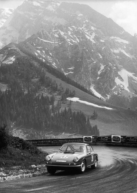 Vintage Porsche Photography, Vintage Porsche Aesthetic, Vintage Porsche Wallpaper, Old Porsche, Porsche Vintage, 1964 Porsche, Old Vintage Cars, Porsche Motorsport, Vintage Porsche