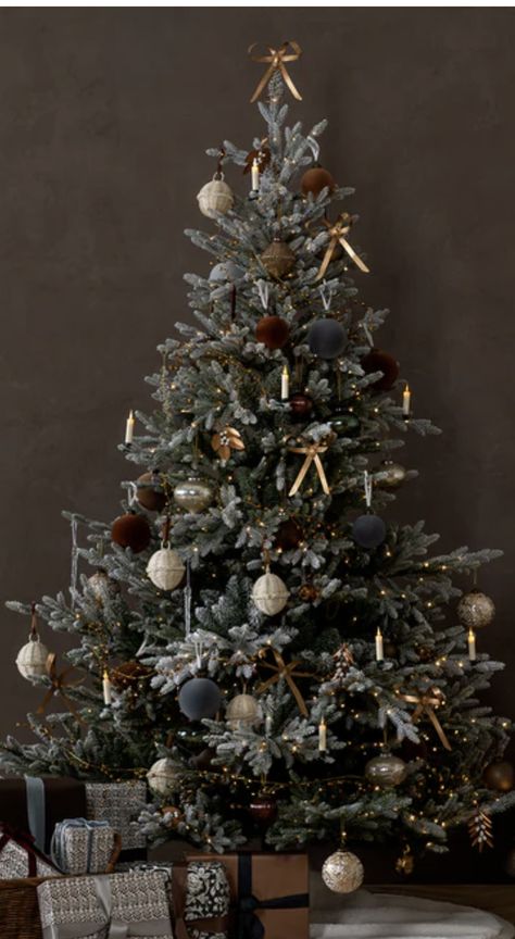 Brown And Gray Christmas Tree, Black And Rust Christmas Tree, Natural Colors Christmas Tree, Christmas Tree Dark Academia, Brown Ribbon On Christmas Tree, Black And Nude Christmas Tree, Brown Christmas Tree Ornaments, Christmas Tree Decor Traditional, Brown Black Christmas Tree