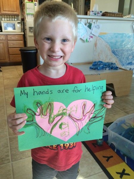 Preschool Helping Hands Craft, Helping Others Craft Preschool, Hands Are For Helping Craft, Arms Hands And Fingers Crafts, Helping Hands Craft Preschool, Arms Hands And Fingers Crafts For Toddlers, Helping Hands Preschool, Helping Hands Craft, Manners Preschool