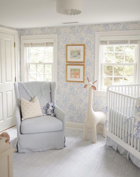 Blue And White Nursery, Kindergarten Wallpaper, Nursery Room Design, Baby Room Inspiration, Baby Boy Room Nursery, Nursery Room Boy, Nursery Room Inspiration, White Nursery, Blue Nursery