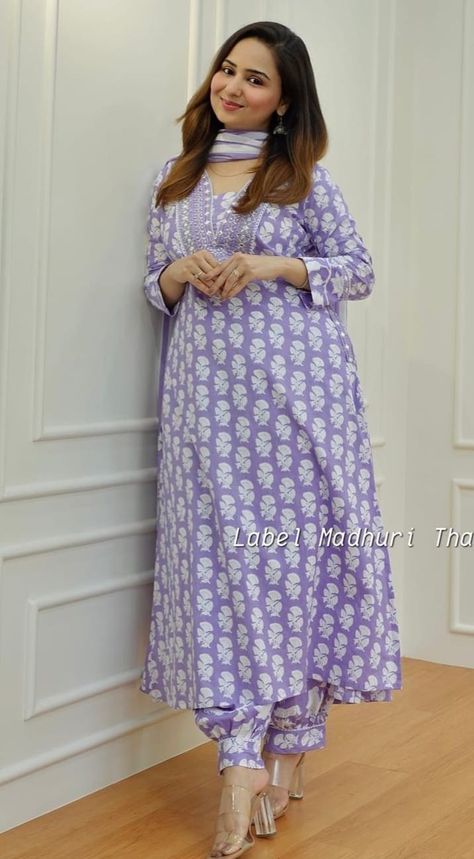 *Price - 899* *Free Shipping* Look straight out of a dreamy movie set as you turn around and walk in this elegant flaired suit ! The perfect of traditional wear 🦋🦋🦋🦋🦋🦋🦋🦋 _New straight kurta set with new style in saganeri block print_ *Size available*- *38(M),40(L),42(XL),44(XXL)* *Material - Cotton* *pant - Afgani parttan * *Pocket kurti - both side pocket * *Work-embroidery work * Kurti length - 45-46 inches Pant length - 39 inches Dupatta length- 2.2meter Sleeves - State Pant Kurti Design, Afgani Salwar Suit, Straight Kurti Designs, Cold Shoulder Blouse Designs, Indian Party Wear Dresses, Printed Kurti Designs, Easy Dress Sewing Patterns, Dp Stylish, Salwar Designs