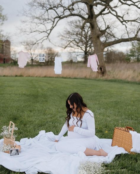 a little picnic maternity session for your feed🤍🧺🍼🧸 Picnic Maternity Shoot, Maternity Photography Picnic, Picnic Pregnancy Photoshoot, Maternity Picnic Photoshoot, Picnic Pregnancy Announcement, Picnic Maternity Photoshoot, Maternity Picnic, Announcement Photoshoot, Pregnant Photo