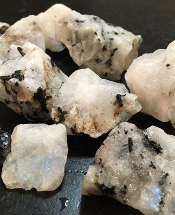 Collecting Rocks, Crystal Identification, Rainbow Moonstone Crystal, Rock Identification, Raw Moonstone, Crystal Rainbow, Crystals Stones, Moonstone Stone, Moonstone Crystal