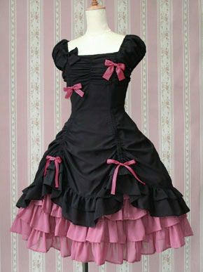 classic lolita dress Draculaura Costume, Victorian Maiden, Pink Goth, Alt Clothes, Classic Lolita, Outfits Y2k, Kawaii Dress, Alternative Outfits