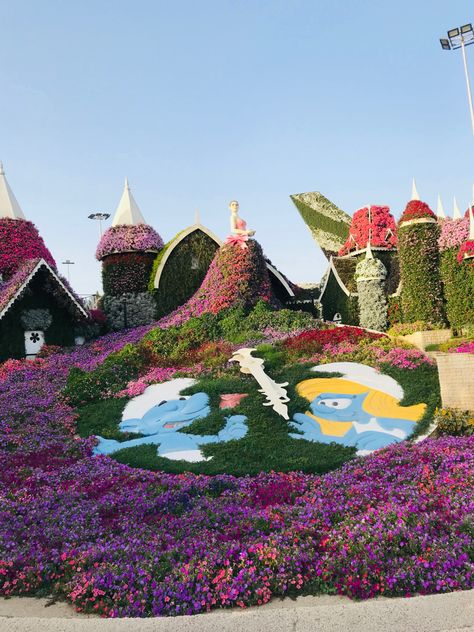 Miracle Aesthetic, Miracle Garden Dubai, Flower Place, Dubai Tourism, Learn Computer, Flower Places, Miracle Garden, Gardens Of The World, Dubai Aesthetic