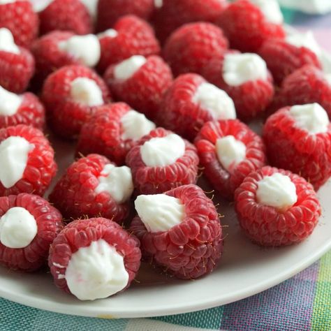 Filled Raspberries, Yogurt Raspberries, Frozen Fruit Snacks, Homemade Fruit Snacks, Frozen Greek Yogurt, Healthy School Snacks, Raspberry Yogurt, Benefits Of Organic Food, Healthy Toddler Snacks