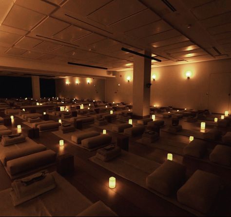 Candlelit Yoga Studio, Candlelit Yoga Aesthetic, Basement Meditation Room, Black Yoga Studio, Meditation Class Aesthetic, Candle Light Yoga, Hot Yoga Studio Aesthetic, Yin Yoga Aesthetic, Hot Yoga Class Aesthetic