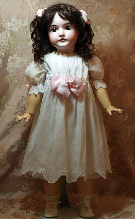 Romans Aesthetic, Kestner Dolls, Dolls Porcelain, Porcelain Dolls For Sale, Antique Porcelain Dolls, Antique Doll Dress, Dolls Dress, Indian Dolls, Sleep Eyes