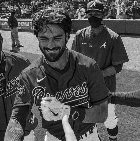 Dansby Swanson Aesthetic, Guy Celebs, Dansby Swanson, Baseball Men, Cody Bellinger, Celeb Crushes, Baseball Softball, Dream Guy, Lovely Things