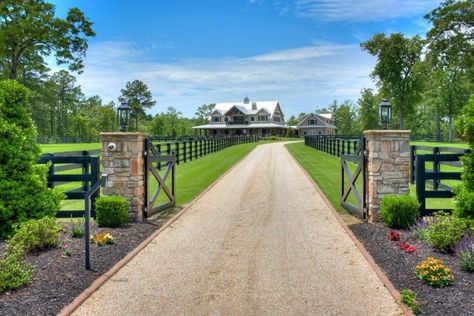 Farm Gates Entrance, Entrance Gates Driveway, Driveway Entrance Landscaping, Farm Entrance, Driveway Entrance, Farm Gate, Driveway Design, Driveway Landscaping, Desain Lanskap