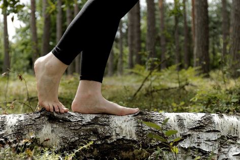 How to Walk Barefoot - Xero Shoes Xero Shoes, Benefits Of Walking, Barefoot Running, How To Walk, Lower Extremity, Walking Barefoot, Born To Run, 200 Pounds, Shoe Company