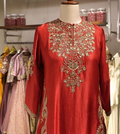 Beautiful embroidery with kasab dori and gota. Dori Work Embroidery Design, Salwar Outfits, Embroidery Design Kurti, Kasab Embroidery, Dori Work Embroidery, Work Embroidery Design, Cute Casual Clothes, Pakistani Dresses Party, Tilla Embroidery