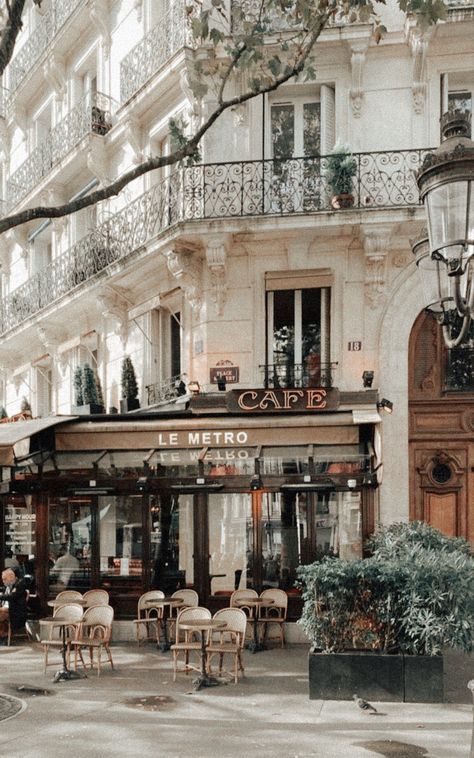 Paris Cafe Aesthetic, Parisian Architecture, Lamp Posts, Paris Dream, French Lifestyle, Parisian Cafe, Parisian Life, French Cafe, Paris Aesthetic