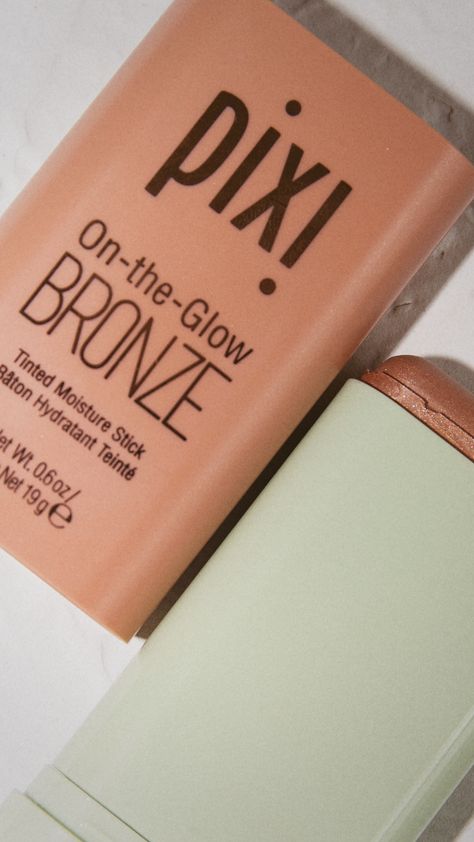 Best Drugstore Cream Highlighter On The Glow Bronze, Mack Up, Over Makeup, Affordable Beauty Products, Pixi Beauty, Fun Nail Colors, Cream Highlighter, Easy Makeup Tutorial, Matte Texture