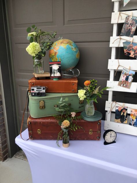 Travel Theme Graduation Party, Travel Agent Booth Ideas, Agent Booth, Vintage Themed Party, Pioneer Meeting, Adventure Party Theme, Vintage Graduation Party, Travel Theme Party, Vintage Travel Party