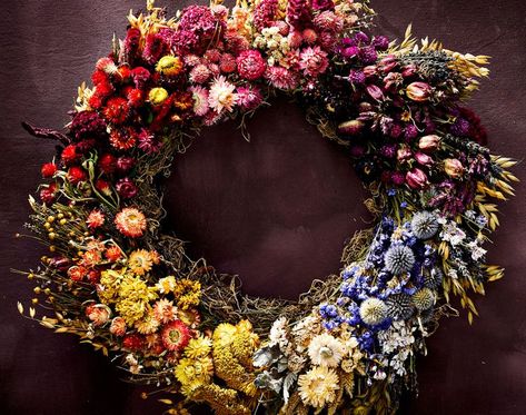 Making Dried Flower Wreath, Dried Wreath Ideas, Diy Dried Flower Wreath, Viking Flowers, Dried Flower Wreath Diy, Olive Room, Boho Projects, Diy Dried Flower Arrangement, Diy Grapevine Wreath