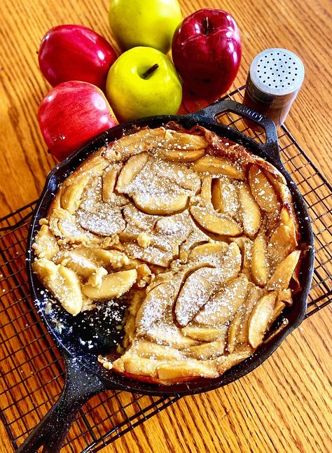 Apple Dutch Baby, German Apple Pancake, German Pancakes Recipe, Clafoutis Recipes, Cherry Clafoutis, Classic French Desserts, Red Delicious Apples, Dutch Baby Pancake, Apple Pancakes