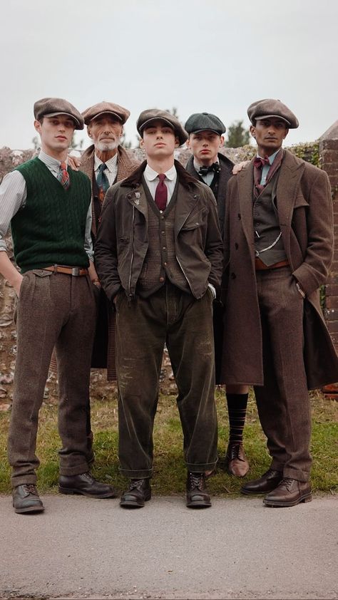 Cool Man Fashion, Men’s British Fashion, British Vintage Fashion, Mens Old Fashion Style, Mens British Fashion, 1920s Mens Clothing Casual, Men’s Timeless Fashion, British Men Fashion, German Outfit Men