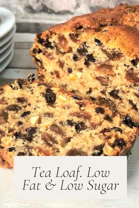 Fruit Tea Loaf Recipe, Tea Loaf Cake, Healthy Tea Cakes, Healthy Loaf Cake Recipes, Low Fat Cake Recipes, Christmas Fruitcakes, Tea Loaf Recipe, Fruit Loaf Recipe, Fruit Bread Recipes