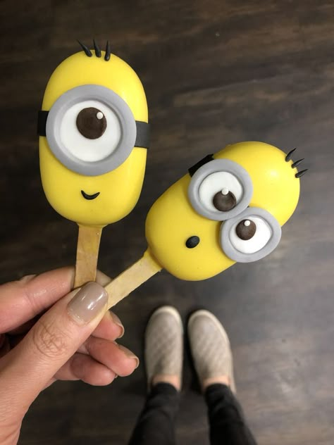 Popsicles Cake, Ice Cream Cake Pops, Cake Pop Designs, Cake Pop Decorating, Minion Birthday Party, Minion Cake, Chocolate Covered Treats, Sandwich Cake, Minion Birthday